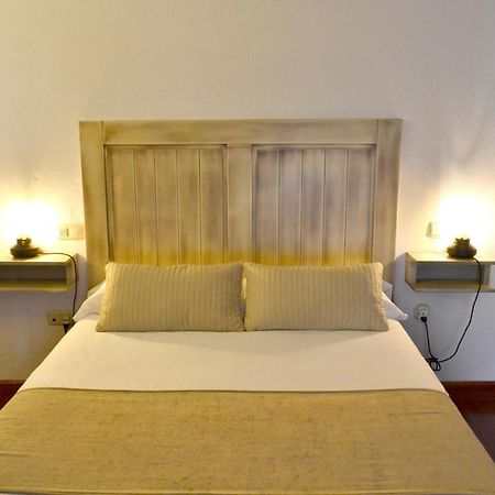 Hotel Alda Via Леон Екстериор снимка