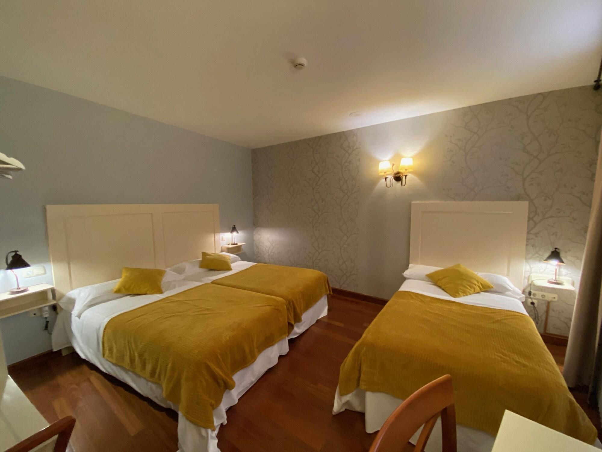 Hotel Alda Via Леон Екстериор снимка