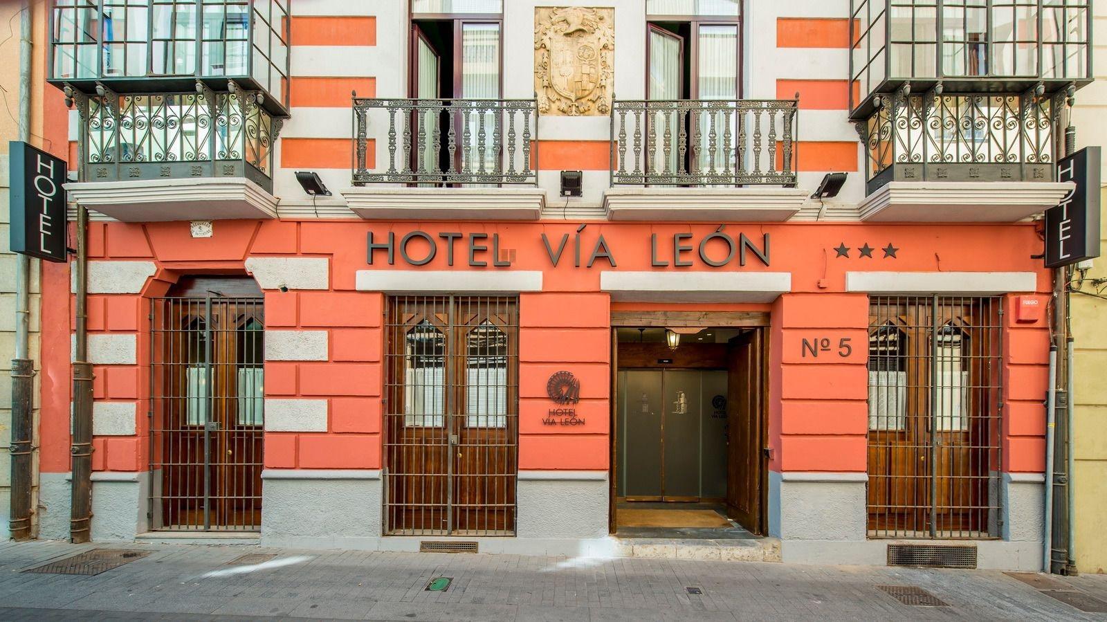 Hotel Alda Via Леон Екстериор снимка