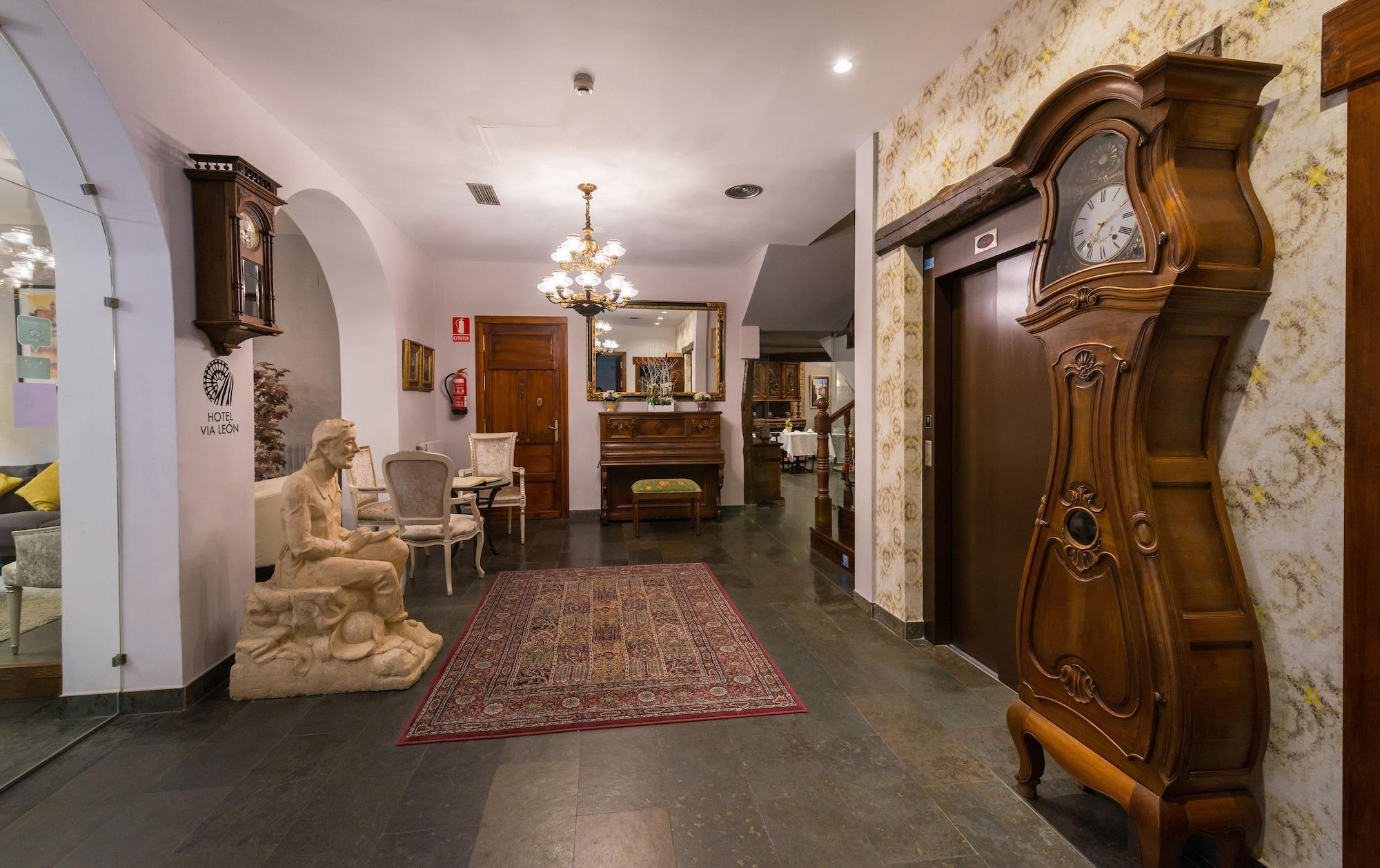 Hotel Alda Via Леон Екстериор снимка