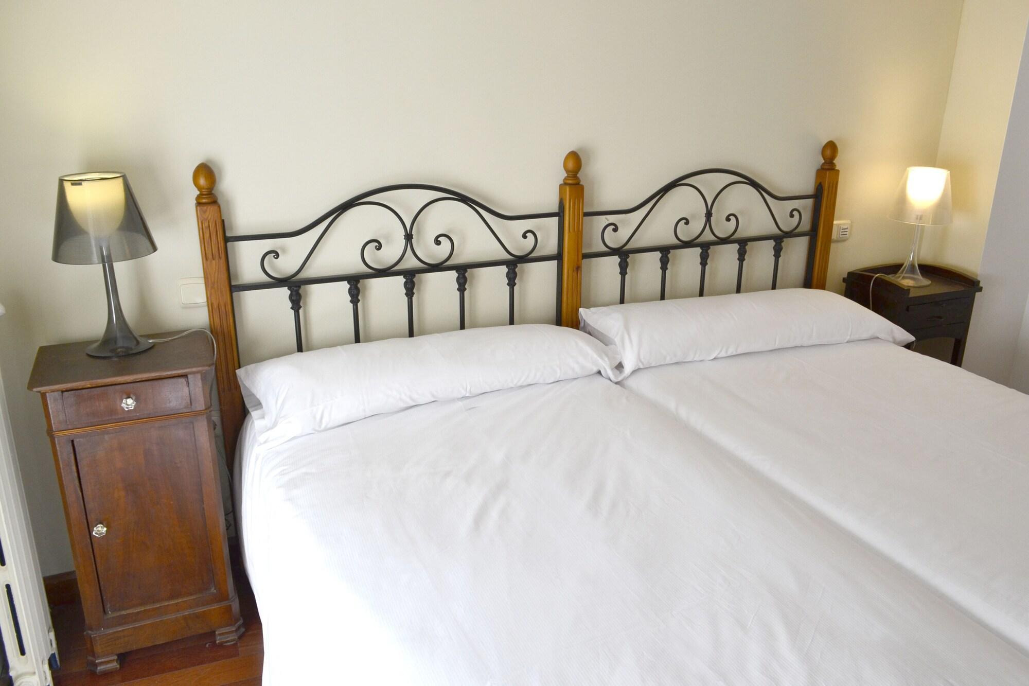 Hotel Alda Via Леон Екстериор снимка