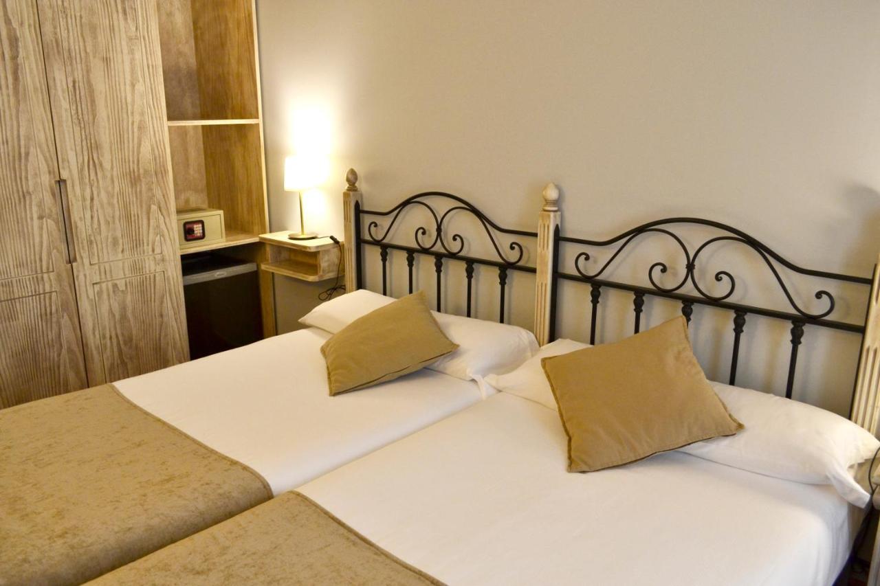 Hotel Alda Via Леон Екстериор снимка