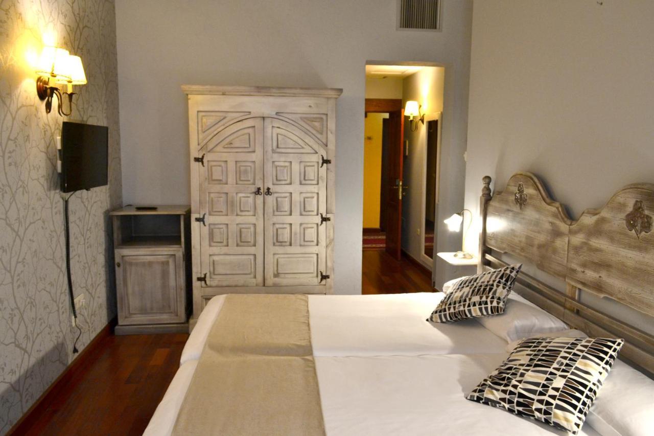 Hotel Alda Via Леон Екстериор снимка