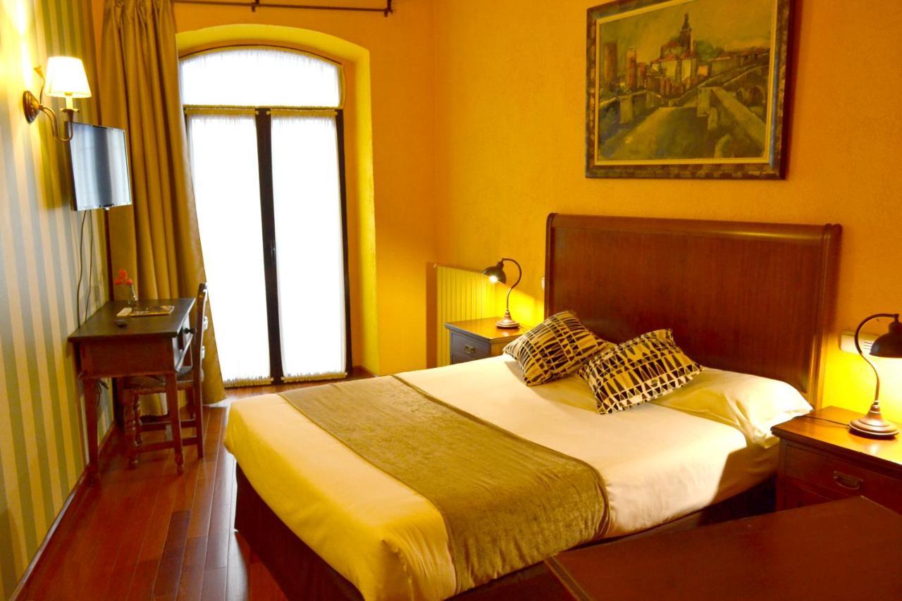 Hotel Alda Via Леон Екстериор снимка